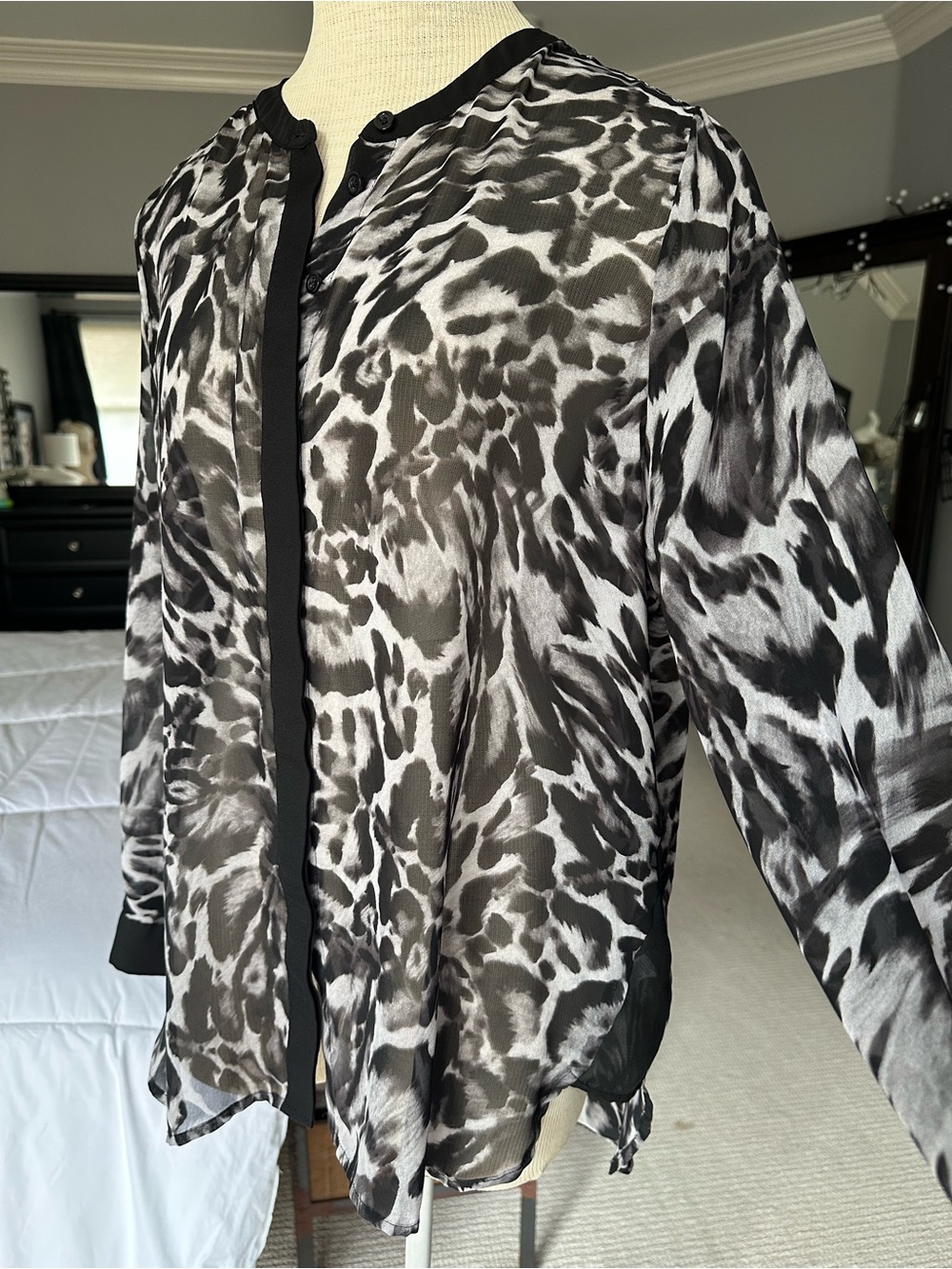 Susan Graver Black & White Sheer Animal-Print Blouse size 14